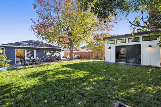 1318 Sierra Street, Redwood City CA: https://media.crmls.org/mediaz/44912d67-ba20-4741-8278-5118ed650a7c.jpg