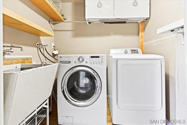 9021 Ronda Ave, San Diego CA: https://media.crmls.org/mediaz/449144be-6c15-49b3-9c58-184a7e936204.jpg