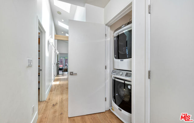 4066 Alla Road, Los Angeles CA: https://media.crmls.org/mediaz/44922d33-1f78-497a-a216-3d4d79e43f79.jpg