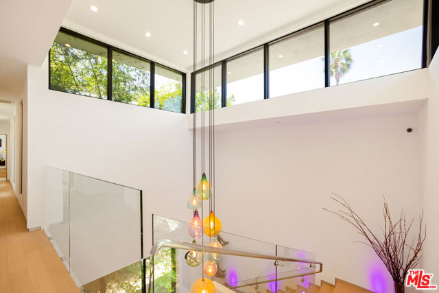 619 N Harper Avenue, Los Angeles CA: https://media.crmls.org/mediaz/44937bc3-c23e-49db-877a-e09143116906.jpg