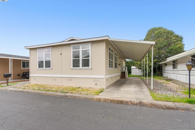 28147 Murcia st, Hayward CA: https://media.crmls.org/mediaz/4493b718-cfdb-4f48-9172-17ca7936a0e5.jpg