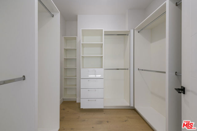 741 N Gramercy Place, Los Angeles CA: https://media.crmls.org/mediaz/4493e784-6876-4ee5-8a1d-f3fb4abed57f.jpg