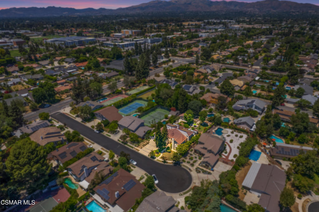 https://media.crmls.org/mediaz/44941d81-e2c0-434e-81ac-f4792e6162ff.jpg?preset=X-Large