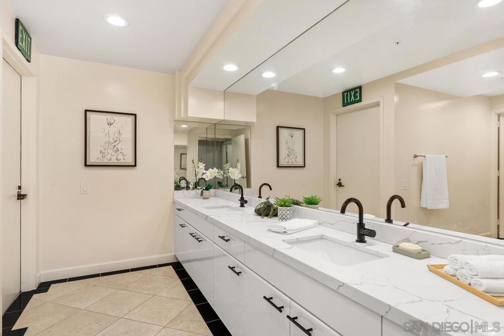 200 Harbor Dr - photo 18