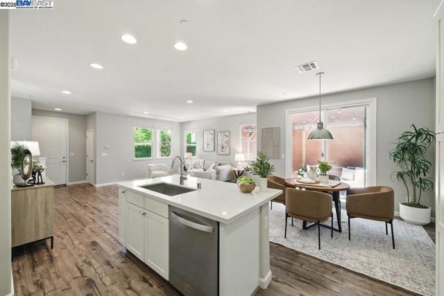 218 Stratus Cmn, Livermore CA: https://media.crmls.org/mediaz/4495294e-8330-4822-8e27-9408e196209a.jpg