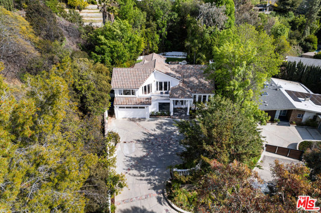 16221 Elisa Place, Encino CA: https://media.crmls.org/mediaz/4495b780-6ee8-477b-898d-631cd5f68993.jpg