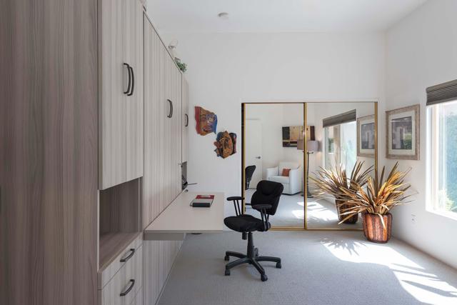 211 Kavenish Drive, Rancho Mirage CA: https://media.crmls.org/mediaz/4495eb45-a02e-4600-9e84-166bd2901fef.jpg