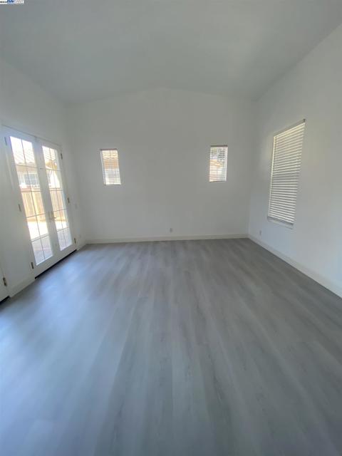 2732 Breaker Ln, Hayward CA: https://media.crmls.org/mediaz/4498f356-87f4-4078-bcae-171da97657c0.jpg