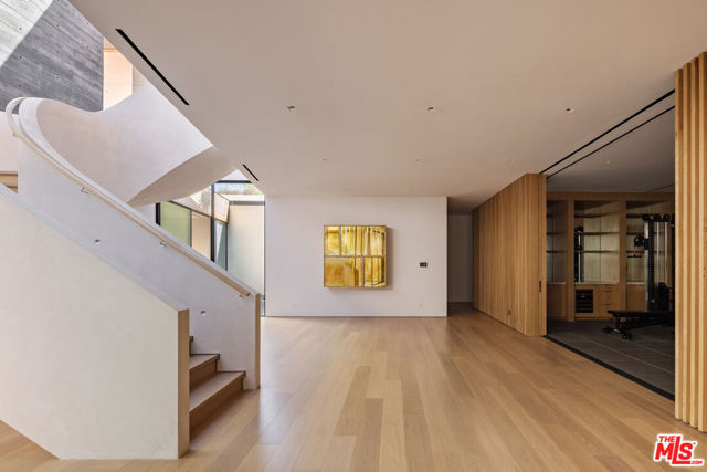1520 Carla, Beverly Hills CA: https://media.crmls.org/mediaz/4498f7c5-7753-4c5f-8d4a-2f32f7863c0b.jpg