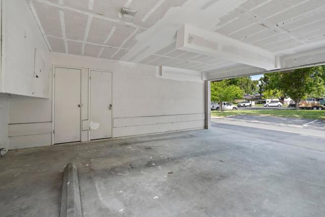 323 E Latimer Avenue, Campbell CA: https://media.crmls.org/mediaz/44995147-87fe-412a-bf88-ab277c965d5b.jpg