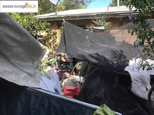 22807 Alice, Hayward CA: https://media.crmls.org/mediaz/449a4f16-19ad-4699-965d-b594886190aa.jpg