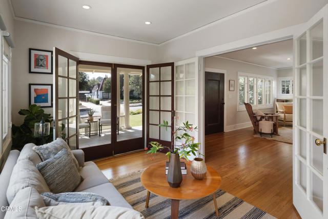 1036 N Chester Avenue, Pasadena CA: https://media.crmls.org/mediaz/449a612b-36ff-424f-9b62-9691de909695.jpg