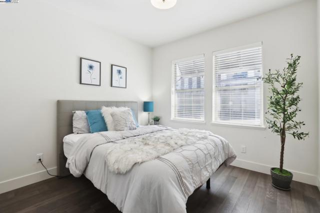 5623 Central Pkwy, Dublin CA: https://media.crmls.org/mediaz/449a8c8b-f7f7-4048-83c5-b0c626bc8f60.jpg