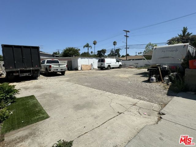 8910 Noble Avenue, North Hills CA: https://media.crmls.org/mediaz/449a9114-0b9e-44b0-ac2c-cbb1434d2a55.jpg