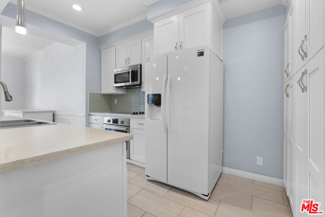 4477 Wilshire Boulevard, Los Angeles CA: https://media.crmls.org/mediaz/449b810f-9724-4a32-8df8-8fc7c05a0ae3.jpg
