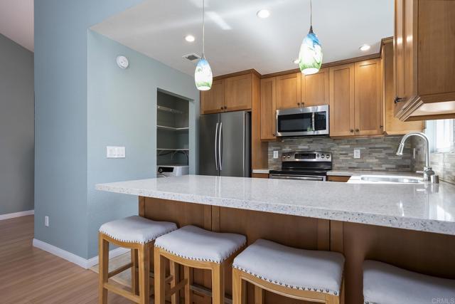Detail Gallery Image 7 of 26 For 11337 Avenida De Los Lobos #C,  San Diego,  CA 92127 - 2 Beds | 2 Baths