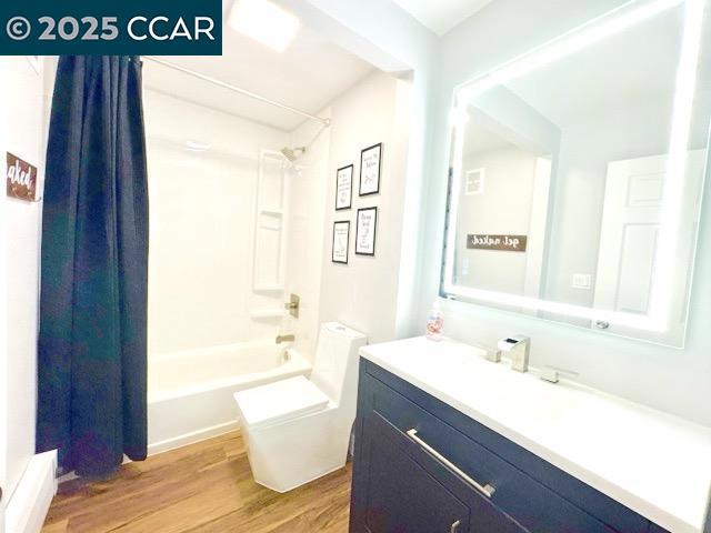 1305 Webster St, Alameda CA: https://media.crmls.org/mediaz/449c25dd-eb43-484d-b3ff-f38c66c6c33b.jpg