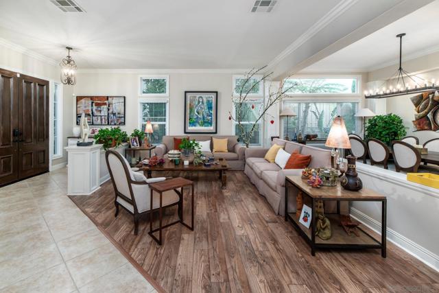 5255 Greenwillow Ln, San Diego CA: https://media.crmls.org/mediaz/449ca472-dd6e-48d3-810a-ccd6e16af19a.jpg