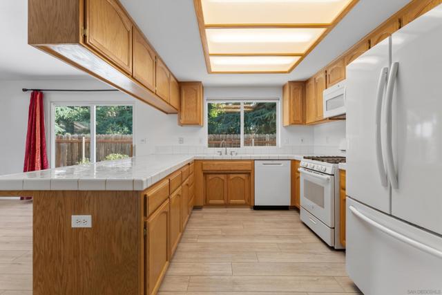 321 Pepper Dr., Tehachapi CA: https://media.crmls.org/mediaz/449d67c6-0998-440e-a132-bdc3d6247fd3.jpg