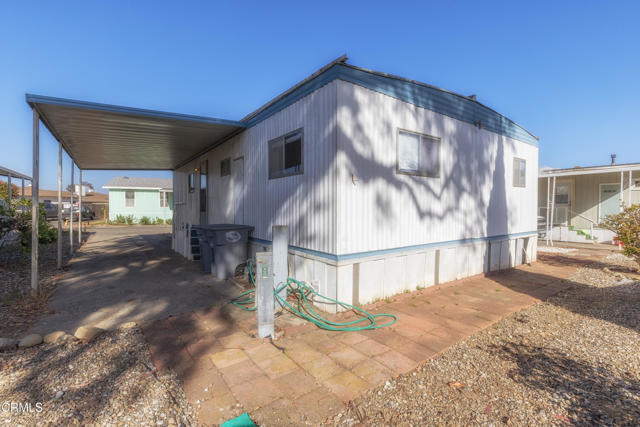 1264 Tree Lane, Oxnard CA: https://media.crmls.org/mediaz/449d8dc1-ae65-4b6e-8f45-7bfa429f3db4.jpg