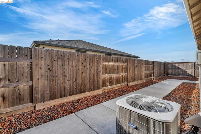 2087 Stars Dr, Rio Vista CA: https://media.crmls.org/mediaz/449daf58-5521-42d9-818e-bd050f2b3b47.jpg
