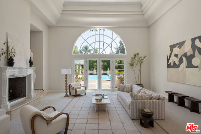 16727 Camino Sierra Del Sur Drive, Rancho Santa Fe CA: https://media.crmls.org/mediaz/449dec2c-5c70-4ab5-839a-b0987a910ae4.jpg