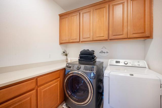250 Robin Place, Gilroy CA: https://media.crmls.org/mediaz/449e1e16-8367-4a53-beab-72b7029cb329.jpg