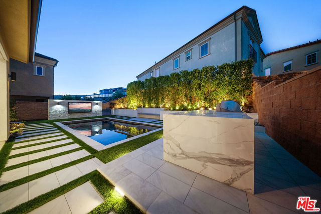 20643 W Wood Rose Court, Porter Ranch CA: https://media.crmls.org/mediaz/449f1661-9390-4f26-940b-4e978b92e85e.jpg