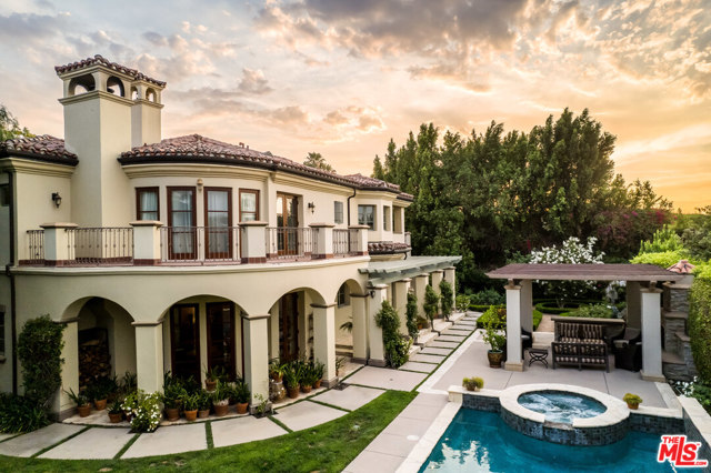 Photo of 19029 Ashurst Lane, Tarzana, CA 91356