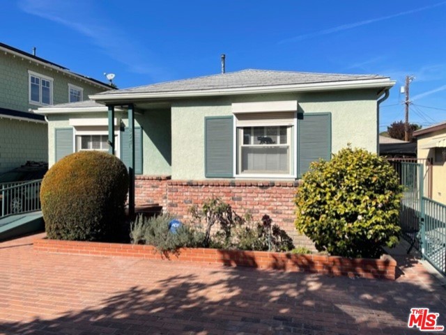 857 Flower Avenue Venice, California Re-imagine to make your own dream home. First time on the market since 1957 this 2 bedroom 1 bathroom is a unique opportunity for either an investor or someone looking to add their own touch to a private and cozy single family home in a trendy east of Lincoln location. Needs TLC. Large private backyard offers plenty of room for outdoor seating and year around enjoyment w/2 car detached garage and access to privately gated alley. Fabulous lifestyle neighborhood close to the beach, stores, restaurants, Whole Foods & Abbot Kinney. Trust sale. No court confirmation. Property sold AS-IS with no warranties expressed or implied.