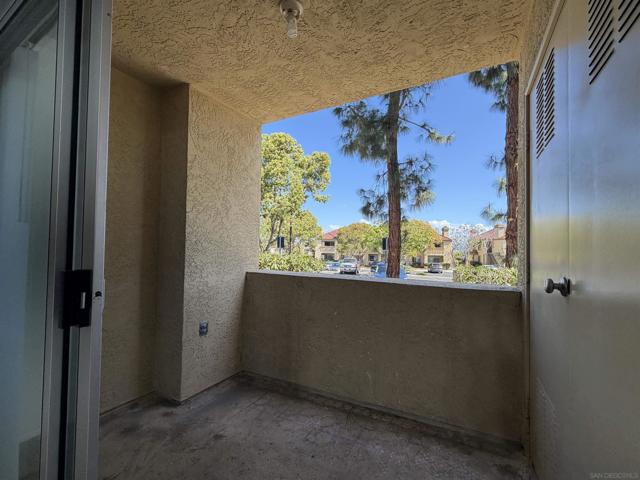 2057 Burton St, San Diego CA: https://media.crmls.org/mediaz/44a00467-7144-4af3-a521-6aaee1f07e70.jpg