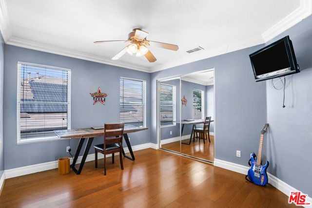 28804 Sugar Bliss Place, Santa Clarita CA: https://media.crmls.org/mediaz/44a196f9-d9e5-4ef0-aa79-819b10fabcc1.jpg