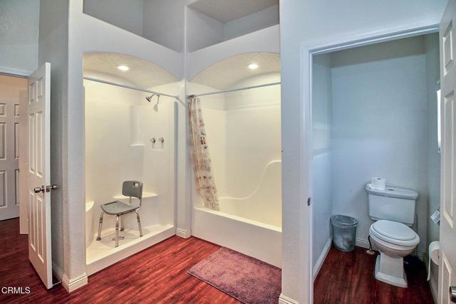 10424 Santa Fe Fire Road, Lucerne Valley CA: https://media.crmls.org/mediaz/44a1d8ea-e3ea-48df-8153-4866195b877f.jpg