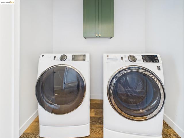 2602 Adeline St, Oakland CA: https://media.crmls.org/mediaz/44a25b35-3730-41d0-a2a2-bcddf0ac3b68.jpg