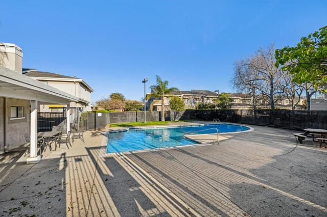 146 Albacore Lane, Foster City CA: https://media.crmls.org/mediaz/44a294fe-1a6d-4ab1-8562-443e1b62fcbb.jpg