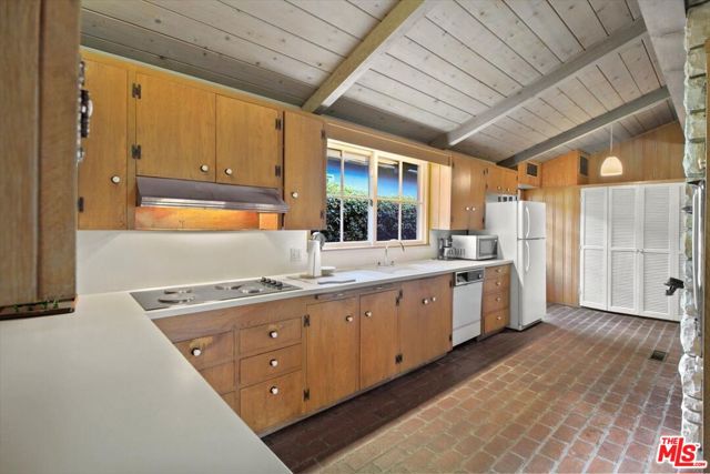 4428 AGNES Avenue photo 8