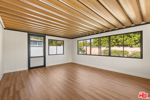 8734 Airlane Avenue, Los Angeles CA: https://media.crmls.org/mediaz/44a3c09e-f347-4f9c-b74f-d3060818aae1.jpg