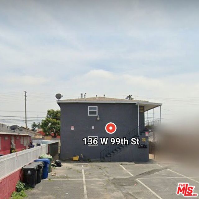136 136 1/4 W 99th Street, Los Angeles CA: https://media.crmls.org/mediaz/44a3f389-752a-494f-9134-382fbe1851e5.jpg