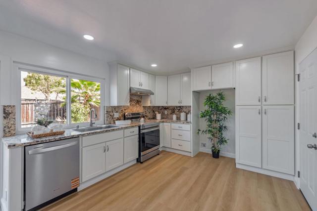 4858 Rue Toulon Court, San Jose CA: https://media.crmls.org/mediaz/44a48a00-4c46-4fbc-ad08-fcfce4ffc21c.jpg