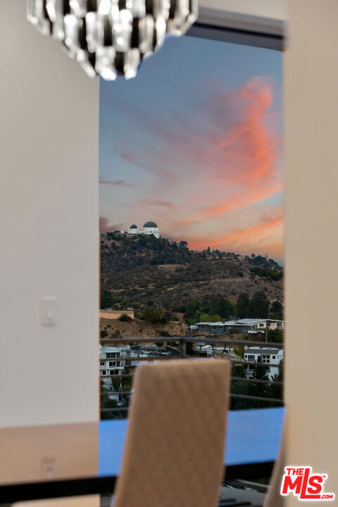 2742 Creston Drive, Los Angeles CA: https://media.crmls.org/mediaz/44a50475-2b44-4e05-9b20-51fdd97a10d7.jpg