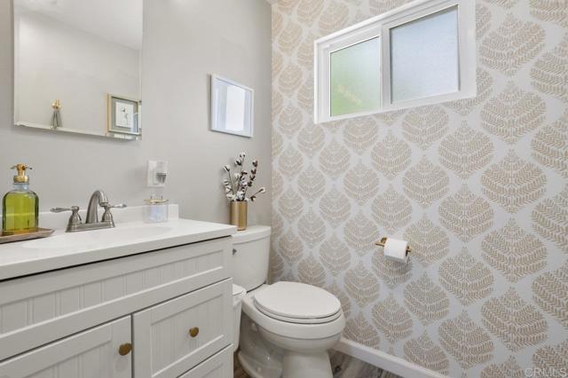 131 H Avenue, Coronado CA: https://media.crmls.org/mediaz/44a5522f-c73b-4602-a926-777a92588505.jpg