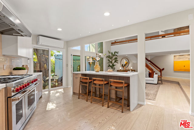 2329 Manning Avenue, Los Angeles CA: https://media.crmls.org/mediaz/44a5b6ca-b99e-4e72-ab5c-36a2eaaa26f2.jpg