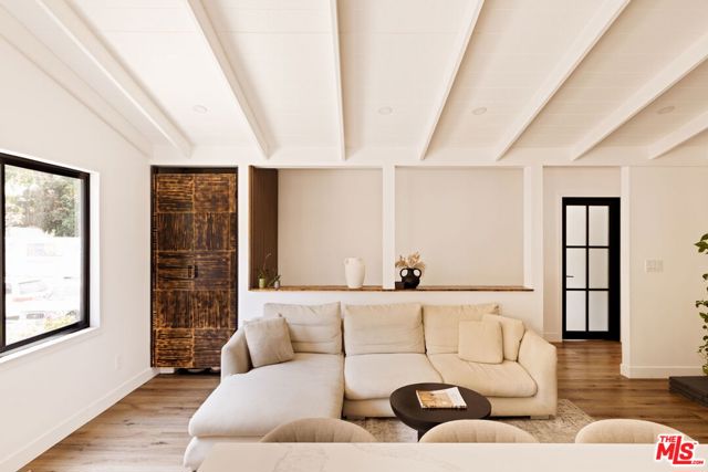 8329 Kirkwood Drive, Los Angeles CA: https://media.crmls.org/mediaz/44a5ed63-4af7-40a2-9d37-a20d2db46ab4.jpg