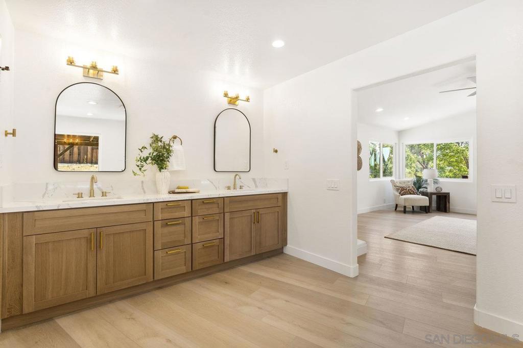 MLS #250031775SD img 33