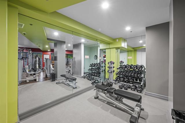 100 Harbor Drive, San Diego CA: https://media.crmls.org/mediaz/44a6257e-b296-4984-a6e5-e829439c7ac7.jpg