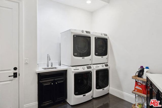 1600 Clear View Drive,  CA: https://media.crmls.org/mediaz/44a651ae-8b2e-4041-87e8-8f27e0659693.jpg