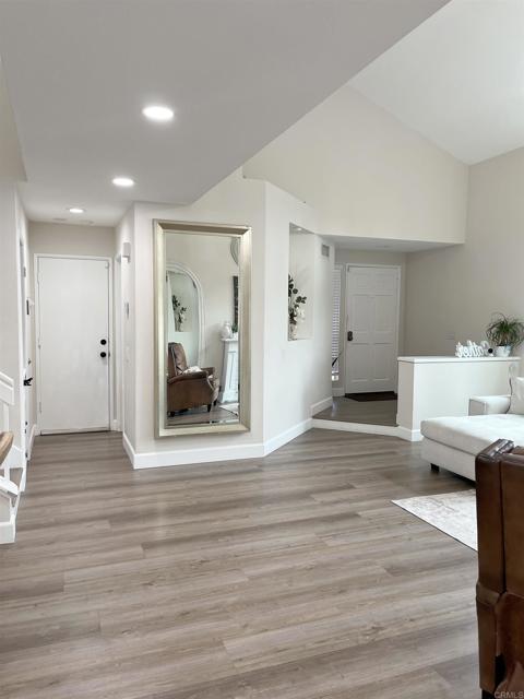 Detail Gallery Image 18 of 41 For 13425 via Almeria, Tustin,  CA 92782 - 3 Beds | 2/1 Baths