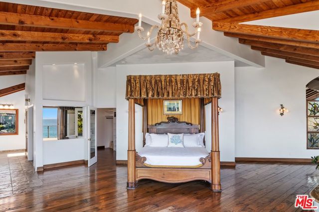 7007 Birdview Avenue, Malibu CA: https://media.crmls.org/mediaz/44a675c9-7fab-4abf-8a70-f54897889d0f.jpg