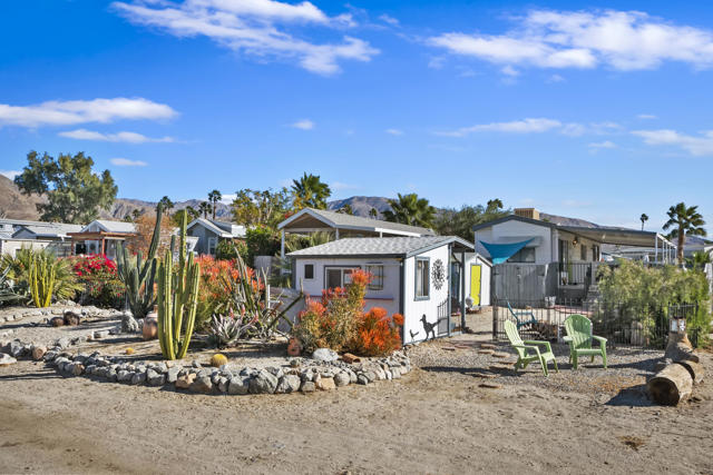 74711 Dillon Road, Desert Hot Springs CA: https://media.crmls.org/mediaz/44a67d9b-4d5a-4f31-b22a-7088a80ae1bb.jpg