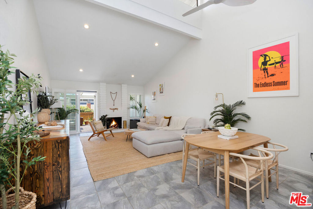 3255 Paseo Gallita